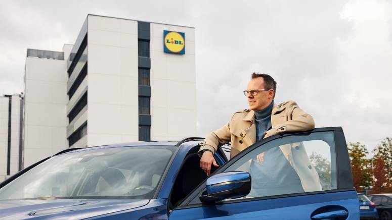 Widok na budynek centrali Lidl znajdujący się w Jankowicach